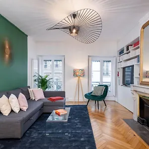 Le Savoir , Lyon France